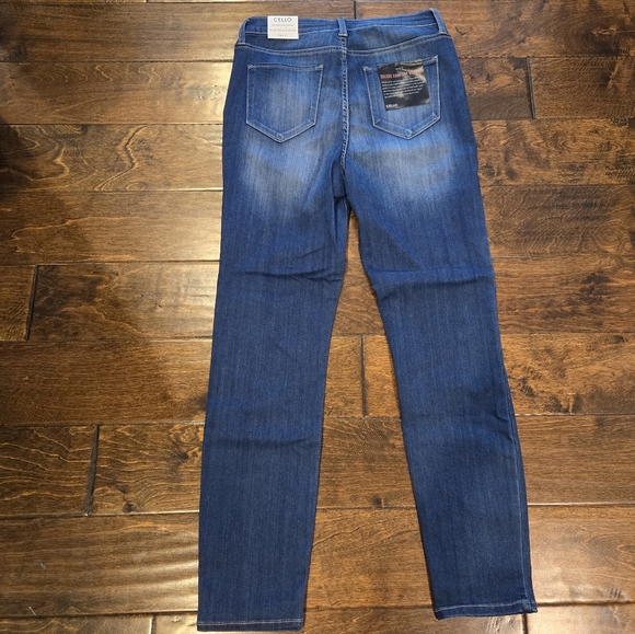 NWT Cello High Rise Crop Skinny Jeans Size 11 - Picture 6 of 13
